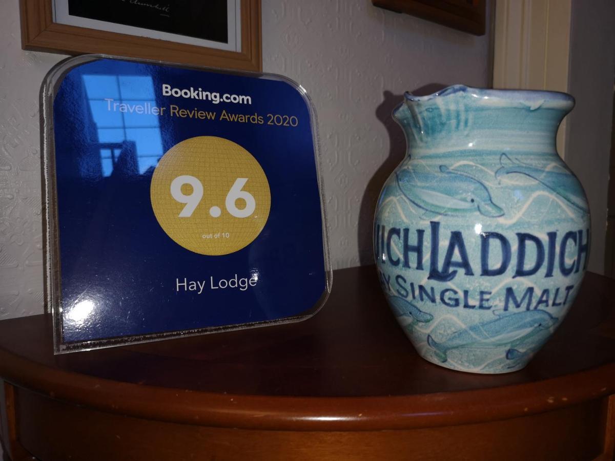 Hay Lodge ネアン エクステリア 写真